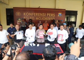 Dua Wanita Cantik Diamankan Polres Mojokerto Diduga Bawa Lari Uang Nasabah 3,7 M