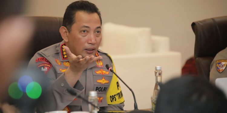 Kapolri Pantau Command Center Pengamanan KTT Asean
