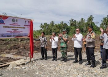 Pj Gubernur Sumut Resmikan Kantor DPRD Nias dan Berikan Sejumlah Bantuan