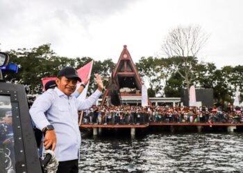 Buka Aquabike Seri Balige, Pj Gubernur Sumut Sangat Terkesan Lihat Antusias Penonton
