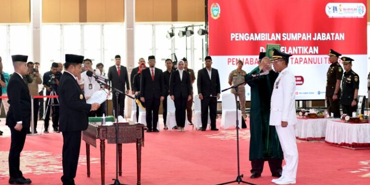 Pj Gubernur Sumut Hassanudin Lantik Pj Bupati Tapteng, Ingatkan Jaga Kondusivitas Daerah