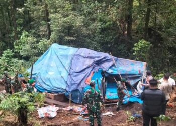 Gubuk Narkoba dan Judi di Sepanjang Jalan Medan-Berastagi Diratakan Polri dan TNI