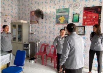 Kontrol Blok Hunian, Plt Karutan Perempuan Medan Tetty Ernawati Siahaan Sapa Warga Binaan