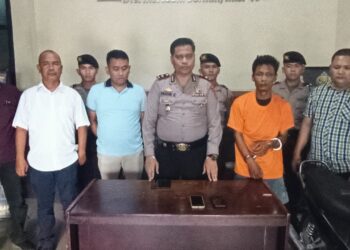 Seperti di Film Action, Personel Polsek Patumbak Tabrak Kereta Pelaku Jambret