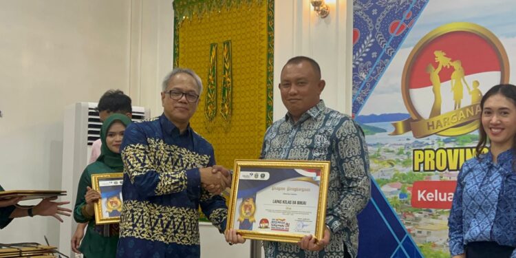 Kalapas Binjai Terima Penghargaan Sebagai Mitra Program Bapak Asuh Anak Stunting