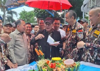 Letjen TNI (Purn) Edy Rahmayadi Potong Tumpeng HUT GM FKPPI ke 46 : “Kita Bukan Kaleng Kaleng, Jika Mengganggu, Ribak Sude!”