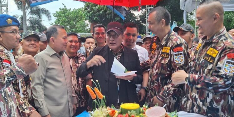 Letjen TNI (Purn) Edy Rahmayadi Potong Tumpeng HUT GM FKPPI ke 46 : “Kita Bukan Kaleng Kaleng, Jika Mengganggu, Ribak Sude!”