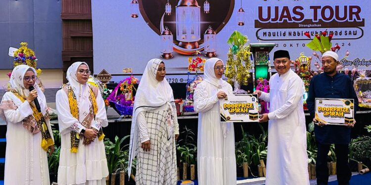 Ujas Tour Beri Umrah Gratis Masyarakat Tak Mampu