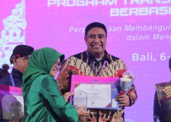 Chaidir Syam Raih Penghargaan Live Achievement dari Perpusnas RI