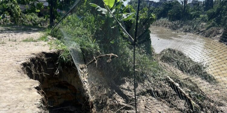 Tragis, Lapangan Gang Pantai Kampung Lalang Medan Nyaris Hilang Akibat Abrasi Pascabanjir
