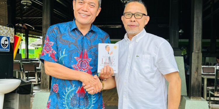 Buku Masrur Makmur Latanro, Segera Beredar di Seluruh Outlet Gramedia