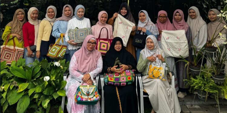 Ringroad Craft Medan Gelar Workshop Dasar Merajut