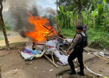 Polrestabes Medan Gerebek Dua Sarang Narkoba di Desa Paya Geli, Tiga Pelaku Diringkus 