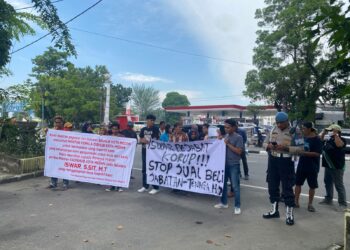 Puluhan Massa Laskar Kota Medan Tuding Mantan Kadishub Iswar Jual Kursi Honorer hingga Rp80 Juta