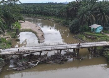 PalmCo Perbaiki Jembatan Sungai Sosa, Penghubung Vital 13 Desa di Padang Lawas