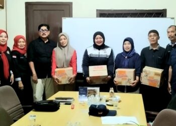 FKPPN Berikan Tali Asih Kepada Purnakarya Terdampak Bencana Banjir