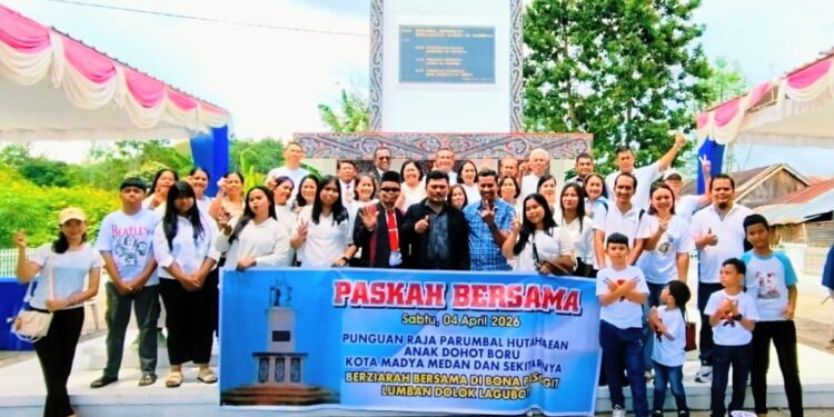Punguan Parumbal Hutahaean Dohot Boru Kota Medan Gelar Ziarah dan Partangiangan di Tugu Parumbal