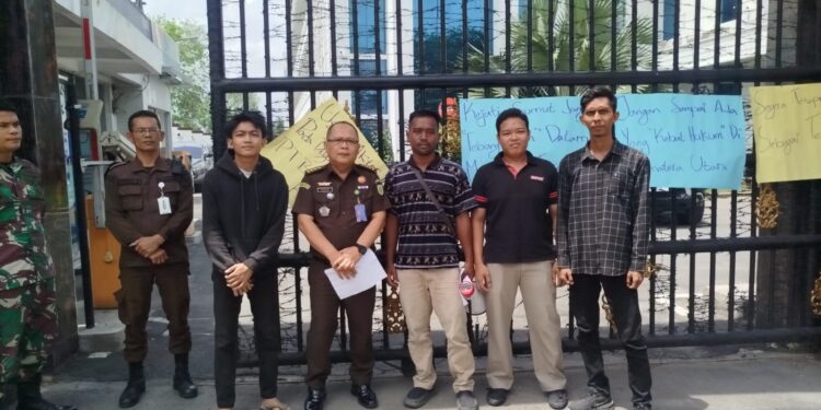 Kelompok Massa Aksi Minta Kejatisu Usut Tuntas Dugaan Korupsi Bank Sumut KCP Krakatau ‘Bawa’ Nama Wakil Walikota Medan