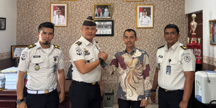 Jalin Sinergi Baru, Plt. Kepala Lapas Narkotika Langkat Silaturahmi dan Koordinasi dengan Camat Hinai