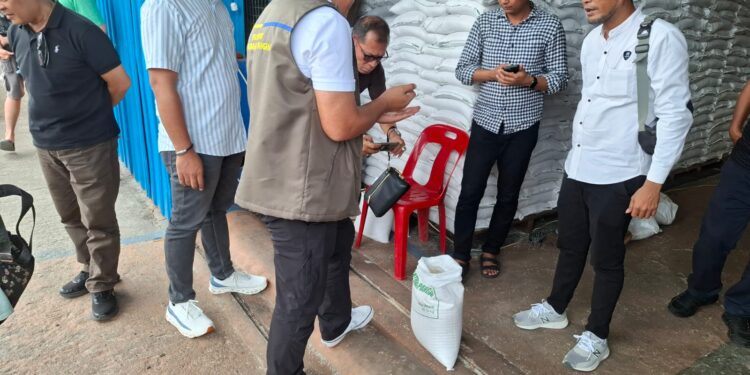 Pimwil Bulog Sumut Tinjau Hari Terakhir Pengangkutan Bantuan Pangan untuk Warga Kota Medan