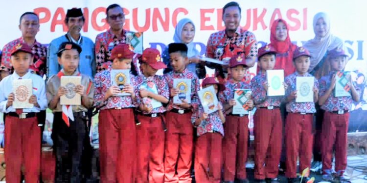 GARNIZUN DPD Gowa Salurkan Bantuan Al-Qur’an ke SDI Parangbugisi, Perkuat Sinergi dengan Pemerintah Kecamatan