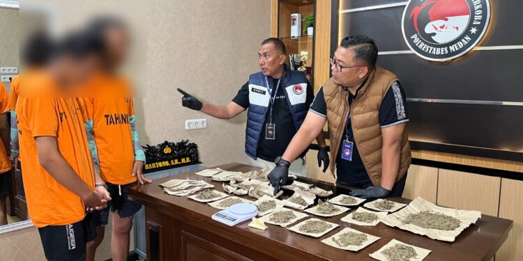 Edarkan Ganja, Dua Mahasiswa Disergap Polisi di Jalan Dr Mansyur, 260 Gram Ganja Disita