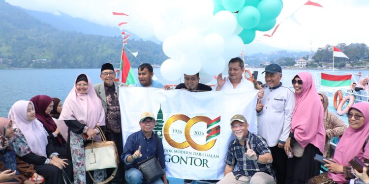 Semarak Satu Abad Gontor, Ratusan Alumni se-Sumut Gelar Silaturahim Akbar di Danau Toba